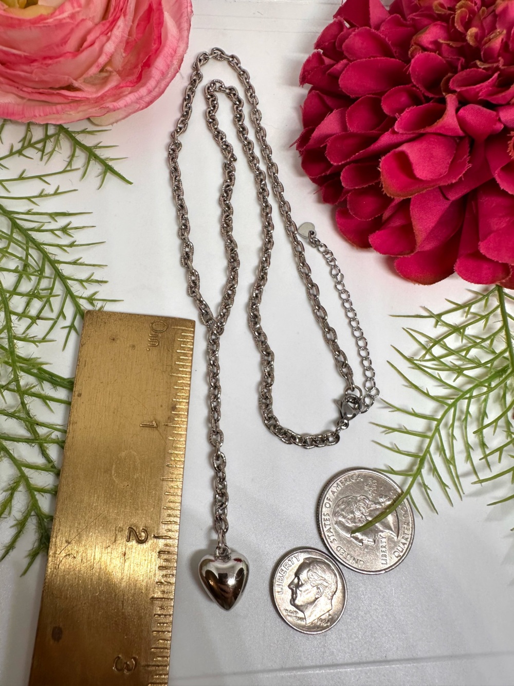 NEW ⚜️ Puffed Heart Lariat Chain Necklace - Picture 5 of 7